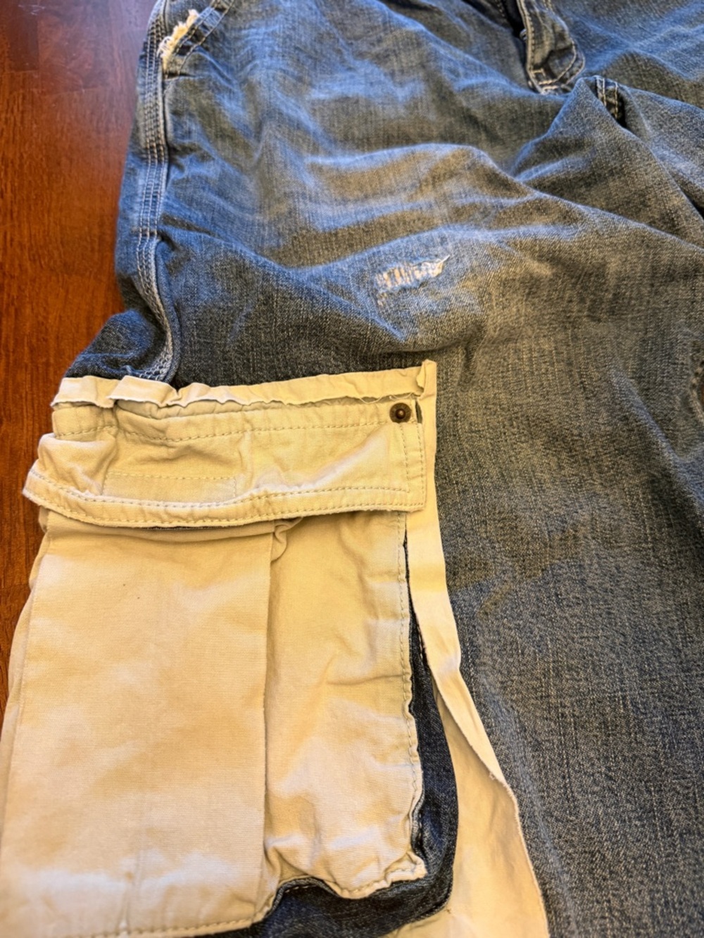BDG Wide Leg Cargo Jeans in Blue with Tan Patch Pockets - Picture 5 of 11
